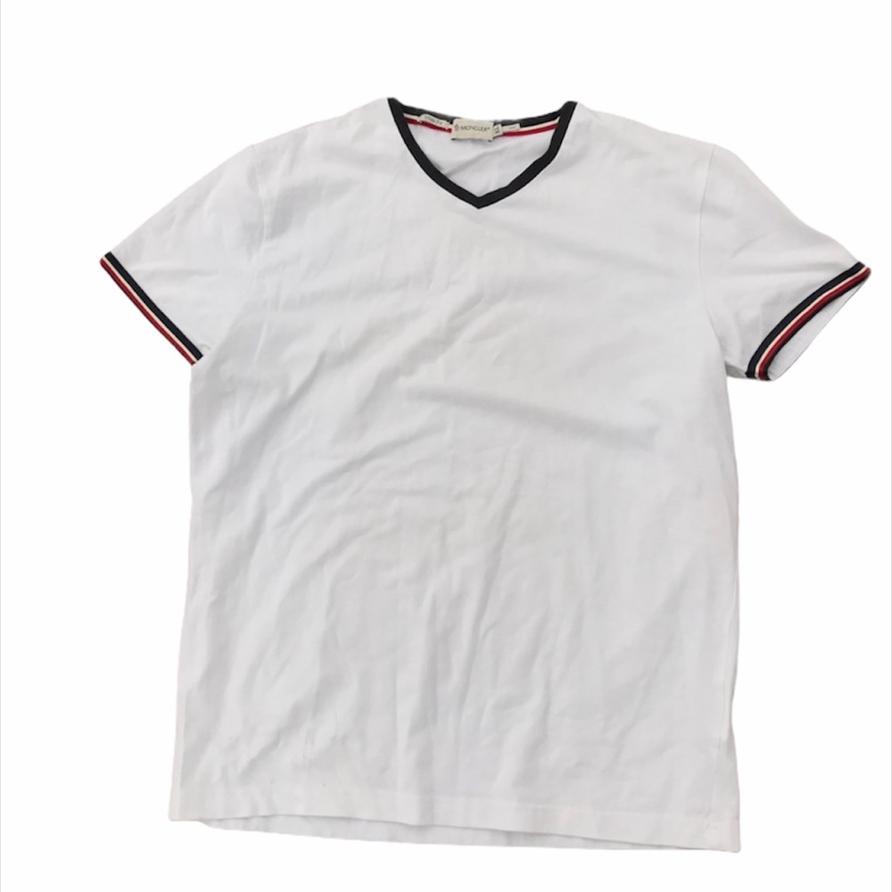 Moncler tee shirt in fantastic condition..